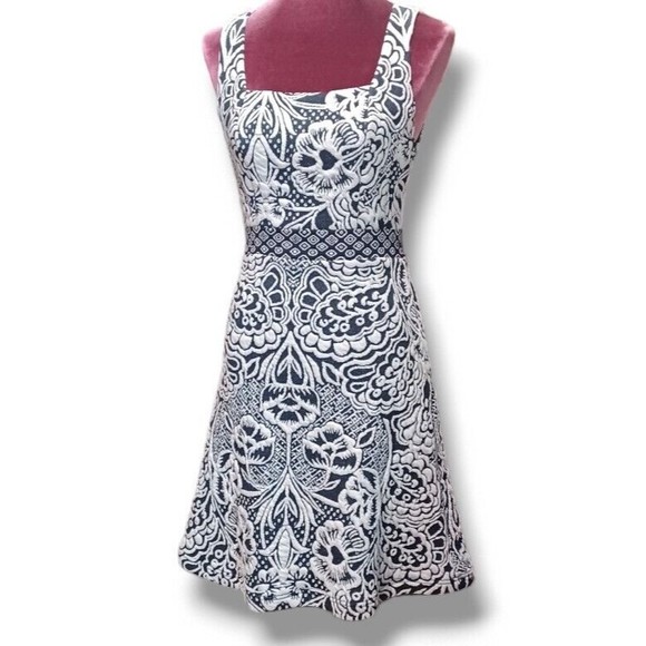 Anthropologie Dresses & Skirts - ett:twa Anthropologie Lined Womens XS Black White Sleeveless Valery Shift Dress